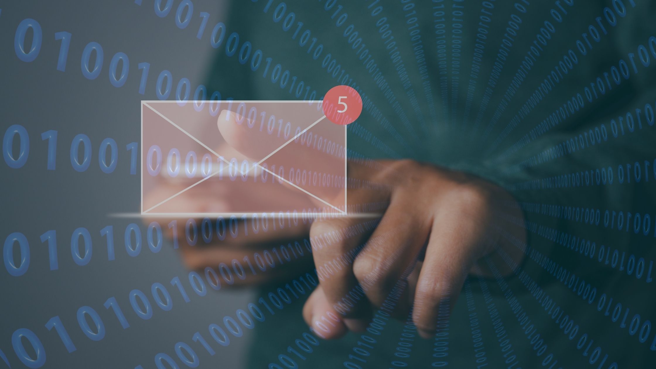 Uma pessoa interage com uma interface virtual que mostra um ícone de e-mail com uma notificação de cinco novas mensagens